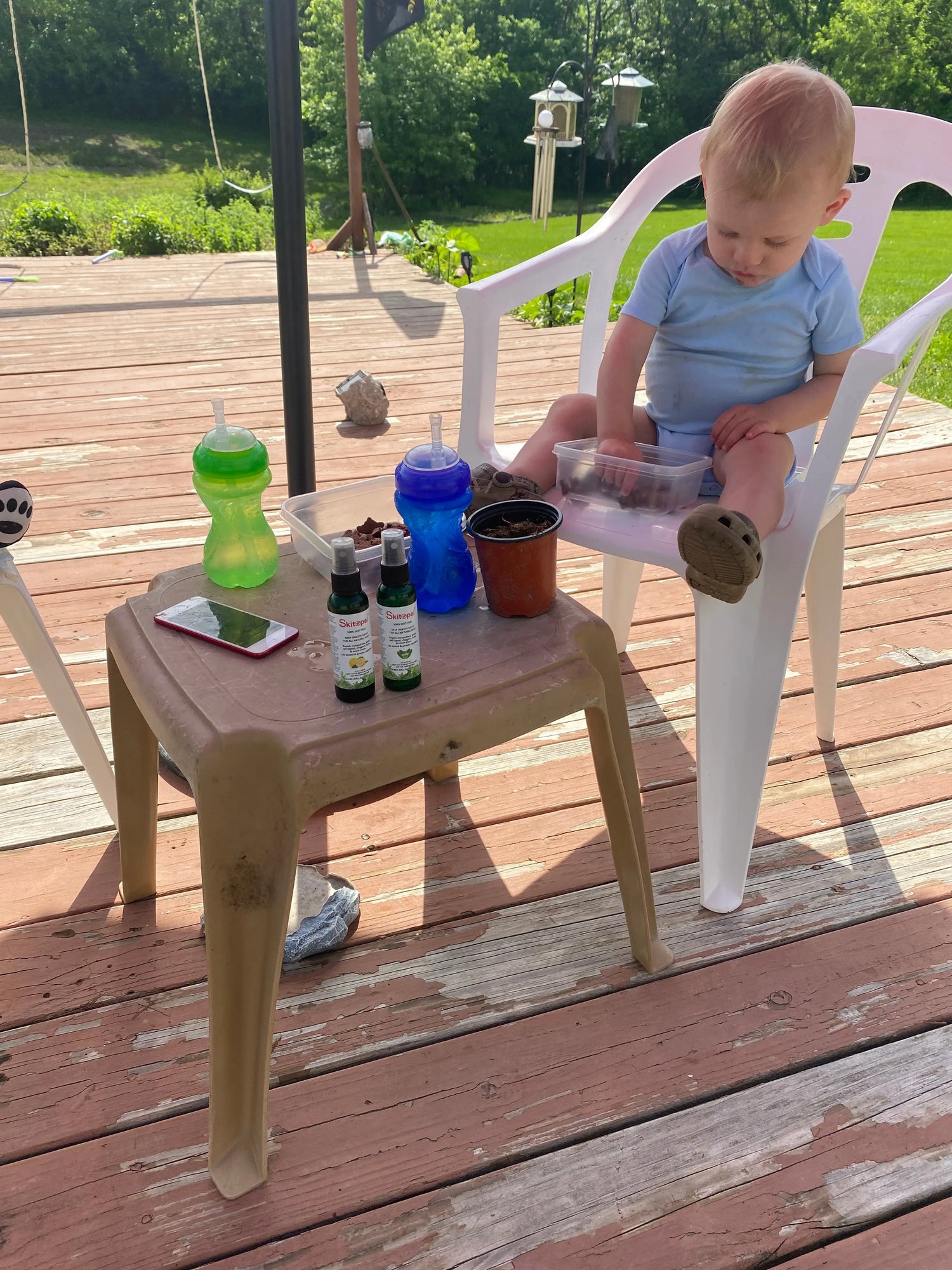 Skitopel keeps you bug free while you relax outdoors